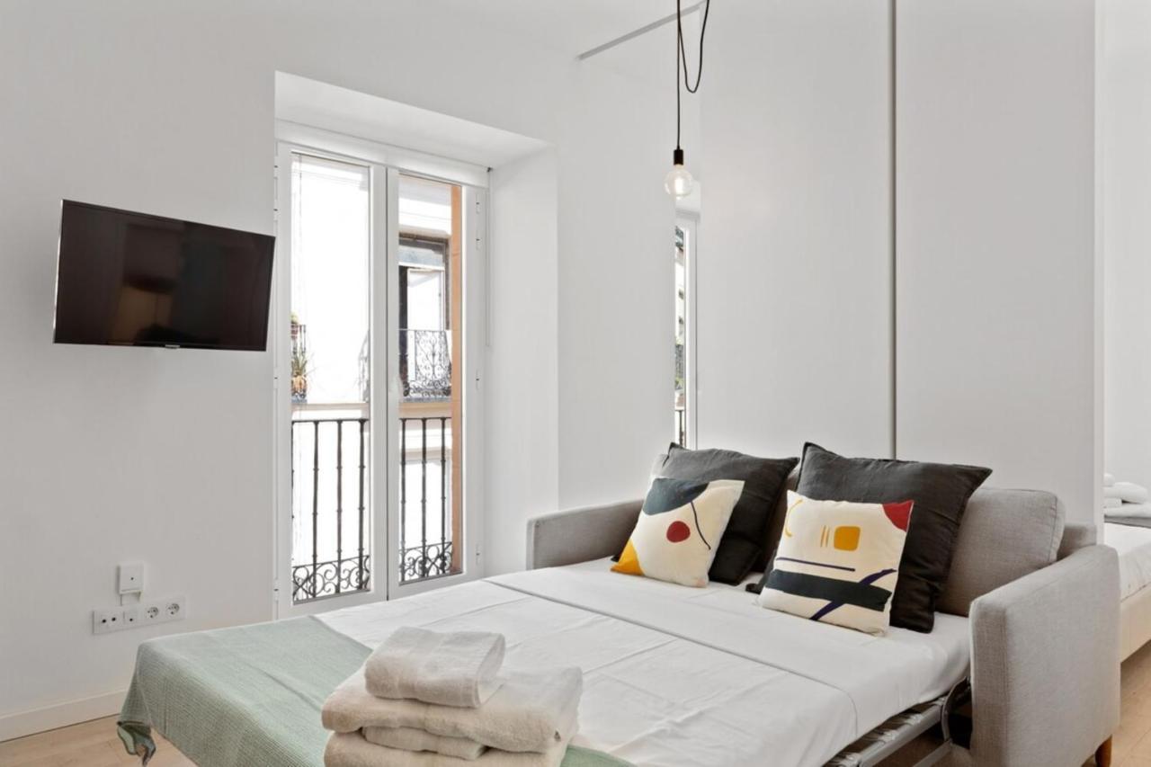 Modern 1 Bedroom Apartment Near Lavapies Madrid Eksteriør billede