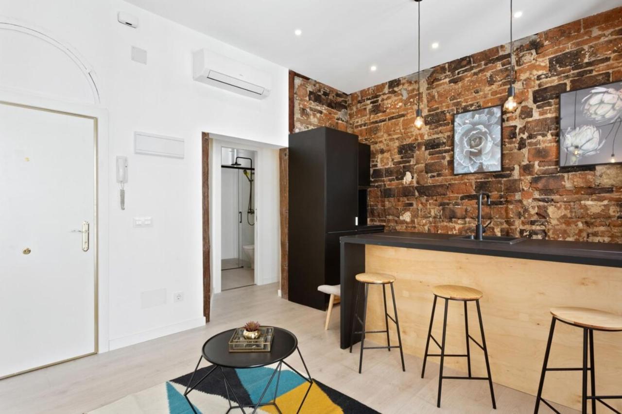 Modern 1 Bedroom Apartment Near Lavapies Madrid Eksteriør billede