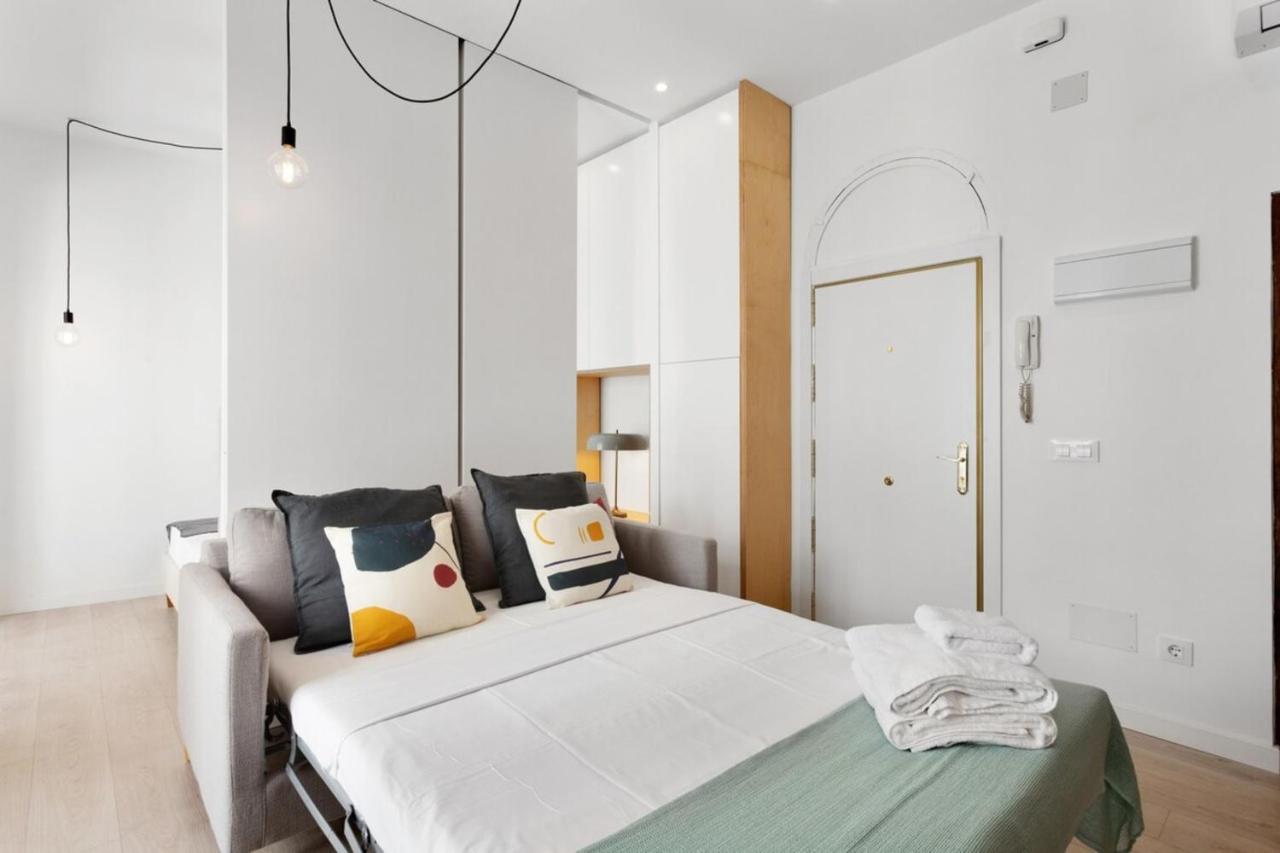 Modern 1 Bedroom Apartment Near Lavapies Madrid Eksteriør billede